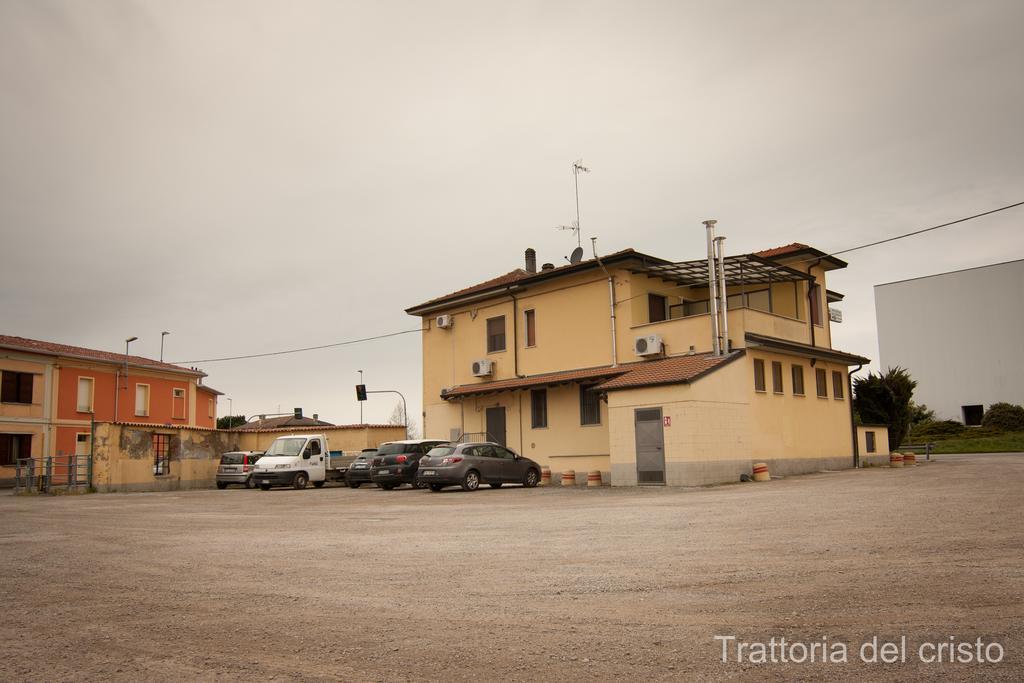 Affittacamere Trattoria Del Cristo Ospedaletto Lodigiano Exterior foto